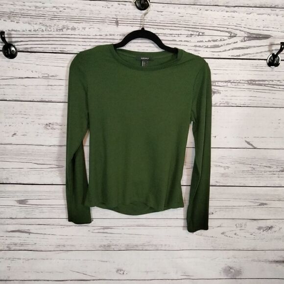 "Forever 21" woman's shirt  - Picture 2 of 6